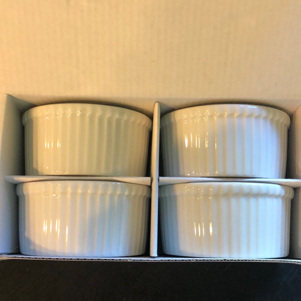 Williams Sonoma Ramekins set of 4